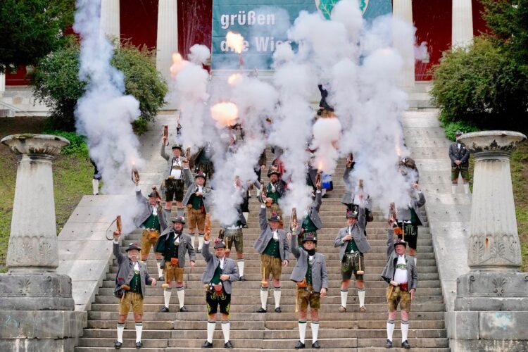 Germany’s Oktoberfest ends Sunday with the traditional Bavarian salute